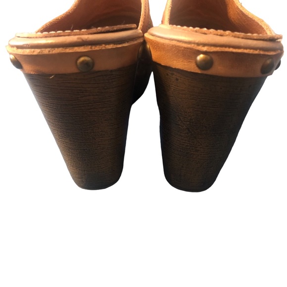 Spring Step Aztec Leather Clogs - Picture 4 of 6
